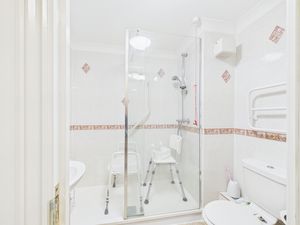 SHOWER ROOM- click for photo gallery